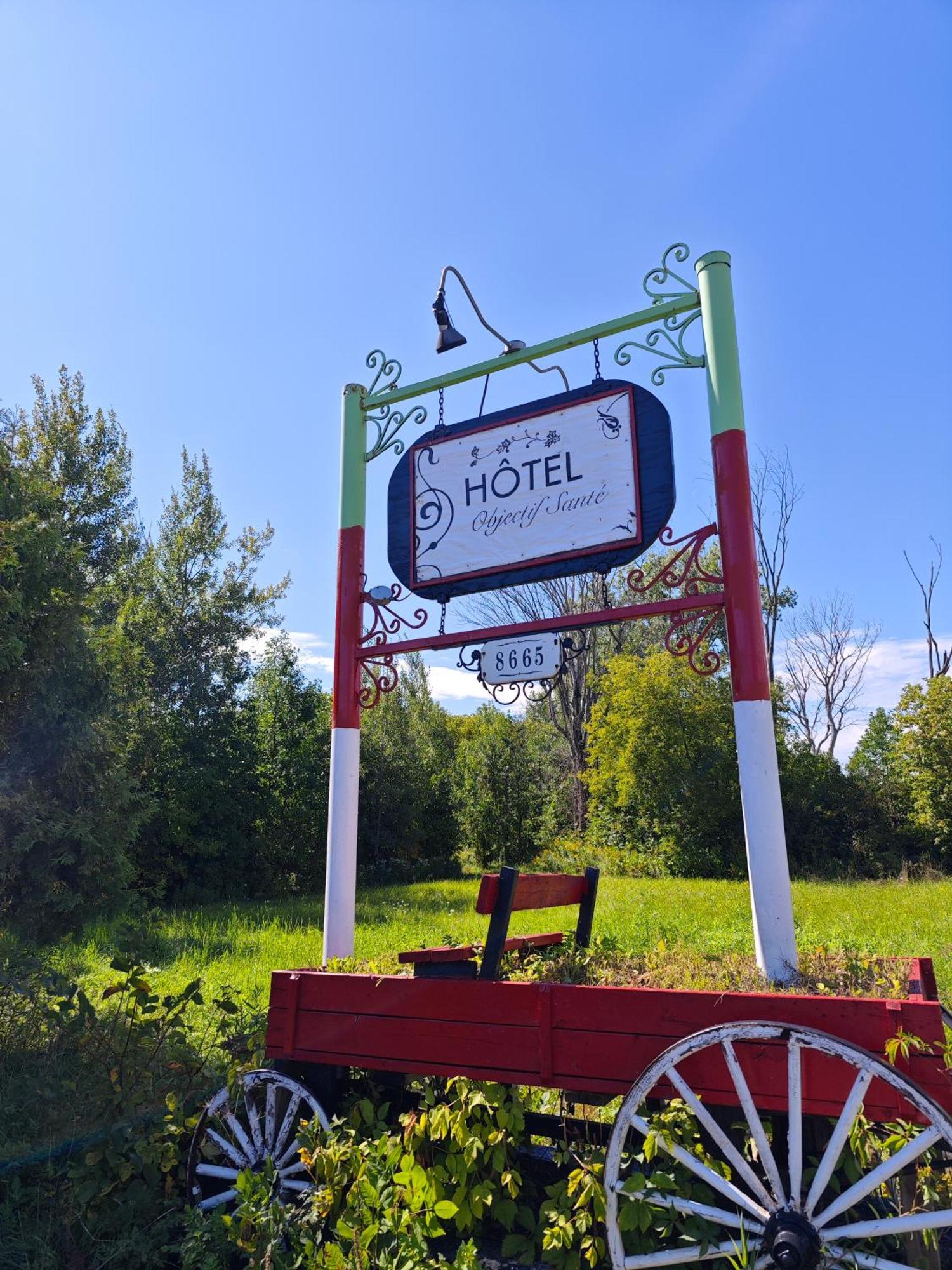 Hôtel-Auberge Objectif Santé Longueuil Esterno foto
