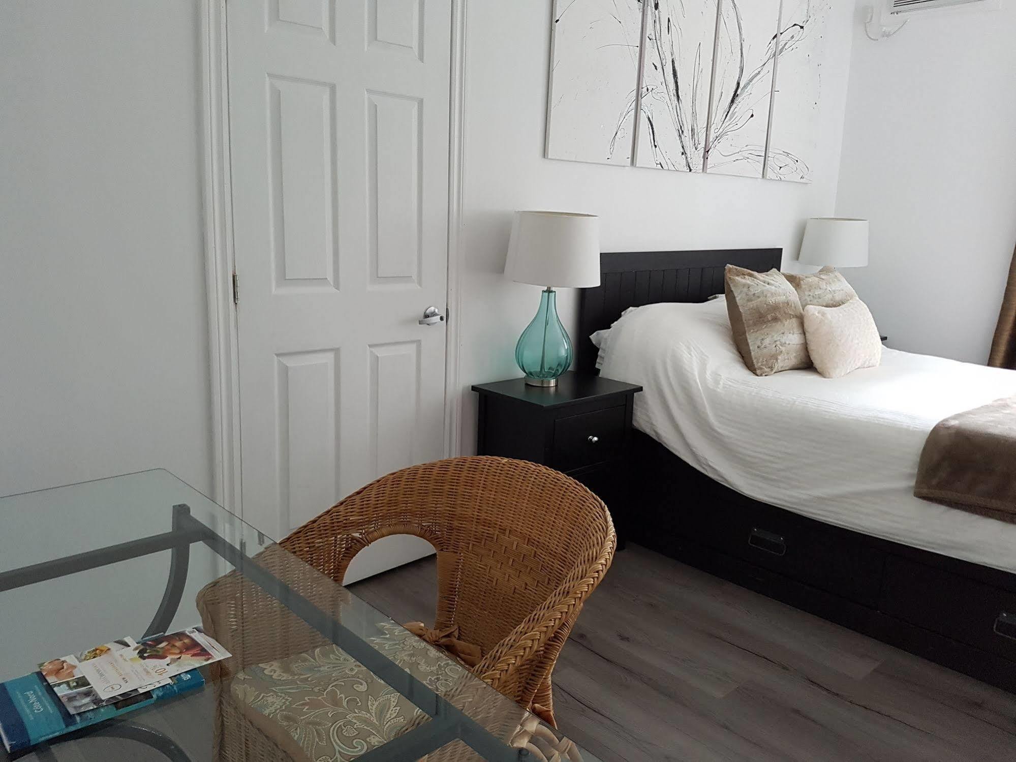 Hôtel-Auberge Objectif Santé Longueuil Esterno foto