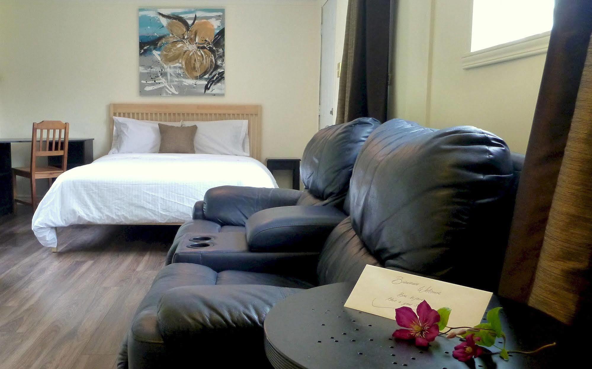 Hôtel-Auberge Objectif Santé Longueuil Esterno foto